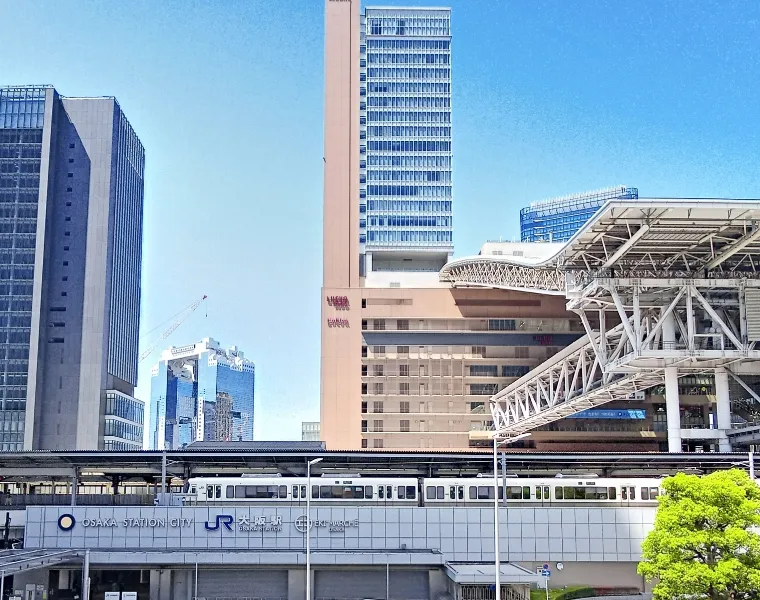 ターミナル駅徒歩すぐの立地